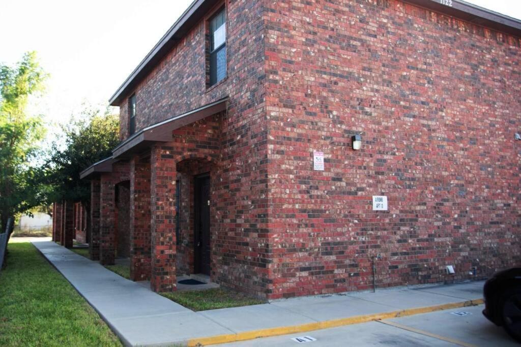 1 Min To University Utrgv 2Bd 2Bt Town Suite 爱丁堡 外观 照片